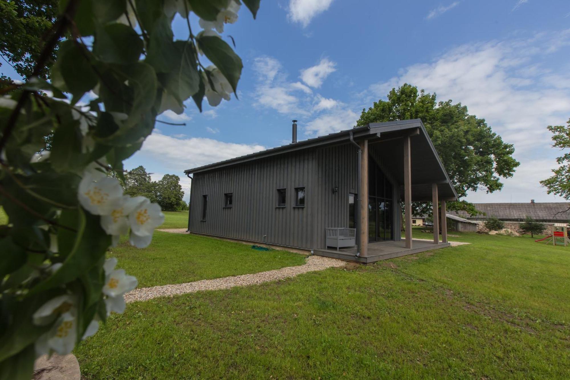 Holiday Home Uzbazes Valmiera Eksteriør billede