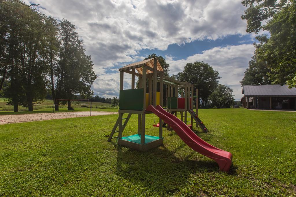 Holiday Home Uzbazes Valmiera Værelse billede